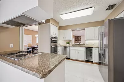 85 Crestwood Circle, Sugar Land, TX 77478 - Photo 7