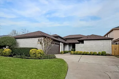 85 Crestwood Circle, Sugar Land, TX 77478 - Photo 1