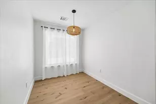 12118 Perthshire Rd, Houston, TX 77024 - Photo 11