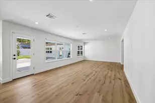 12118 Perthshire Rd, Houston, TX 77024 - Photo 7