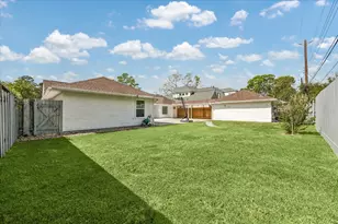 12118 Perthshire Rd, Houston, TX 77024 - Photo 25