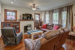 242 S Franklin St, La Grange, TX 78945 - Photo 7
