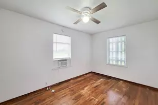 409 N Parrish St, Angleton, TX 77515 - Photo 15