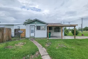 409 N Parrish St, Angleton, TX 77515 - Photo 29