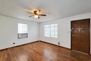 409 N Parrish St, Angleton, TX 77515 - Photo 5