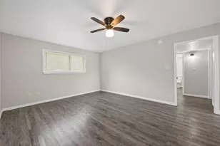 427 Hollyvale Dr, Houston, TX 77060 - Photo 11