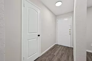 427 Hollyvale Dr, Houston, TX 77060 - Photo 3