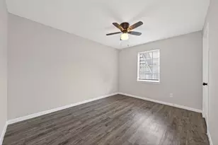 427 Hollyvale Dr, Houston, TX 77060 - Photo 19