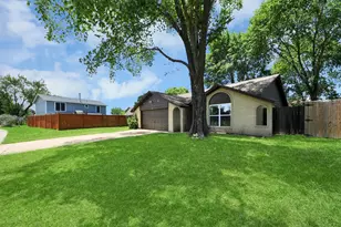 12807 Crystal Cove Dr, Houston, TX 77044 - Photo 3