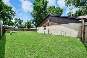 12807 Crystal Cove Dr, Houston, TX 77044 - Photo 25