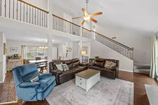 13823 Ivymount Dr, Sugar Land, TX 77498 - Photo 7