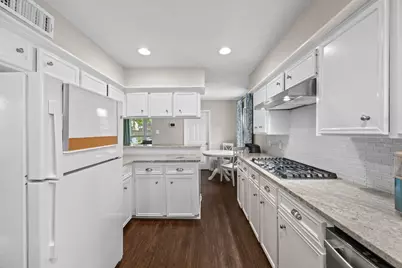 13823 Ivymount Drive, Sugar Land, TX 77498 - Photo 9