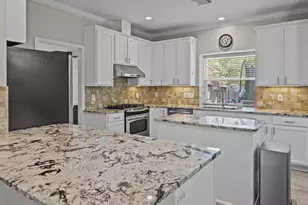 2015 E Trail Water Ct, Houston, TX 77339 - Photo 5