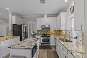 2015 E Trail Water Ct, Houston, TX 77339 - Photo 3