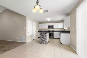 2317 Shady Birch Dr, Conroe, TX 77301 - Photo 7