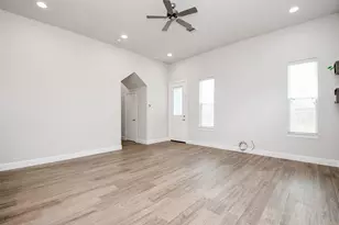 508 W Donovan St, Houston, TX 77091 - Photo 9