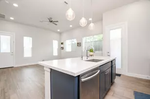 508 W Donovan St, Houston, TX 77091 - Photo 17