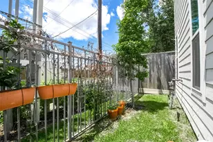 508 W Donovan St, Houston, TX 77091 - Photo 5