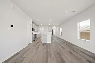 380 Long Br Dr, Dayton, TX 77535 - Photo 7