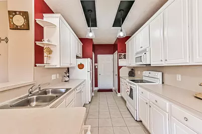 487 Folk Crest Lane, Dickinson, TX 77539 - Photo 13