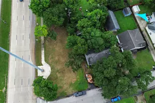 2015 Des Jardines St, Houston, TX 77023 - Photo 35