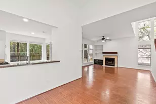 15 Breezy Point Pl, The Woodlands, TX 77381 - Photo 9