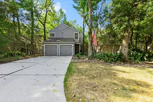 15 Breezy Point Pl, The Woodlands, TX 77381 - Photo 1