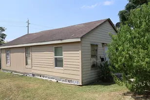 8628 John St, Houston, TX 77012 - Photo 3