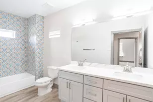 9916 Dipping Woods St, Houston, TX 77076 - Photo 11