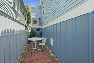 1310 19th St, Galveston, TX 77550 - Photo 23