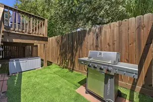 1310 19th St, Galveston, TX 77550 - Photo 27