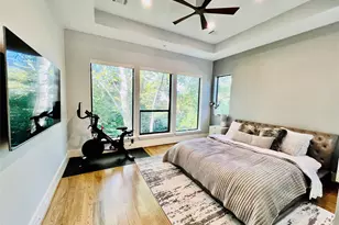 922 T C Jester Blvd, Houston, TX 77008 - Photo 21