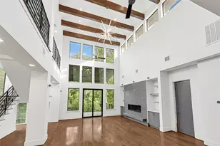 922 T C Jester Blvd, Houston, TX 77008 - Photo 9