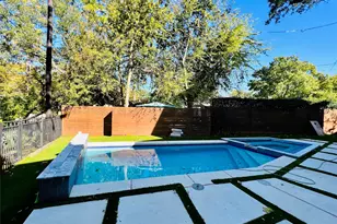 922 T C Jester Blvd, Houston, TX 77008 - Photo 47