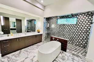 922 T C Jester Blvd, Houston, TX 77008 - Photo 25