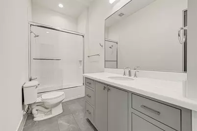 922 T C Jester Boulevard, Houston, TX 77008 - Photo 39
