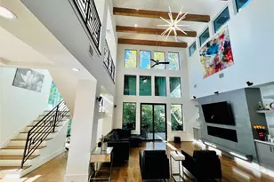922 T C Jester Blvd, Houston, TX 77008 - Photo 11