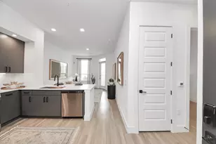 15635 Memorial Dr, Houston, TX 77079 - Photo 3