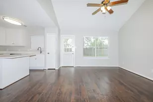 16325 Sun View Ln, Conroe, TX 77302 - Photo 5