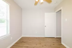 16325 Sun View Ln, Conroe, TX 77302 - Photo 13
