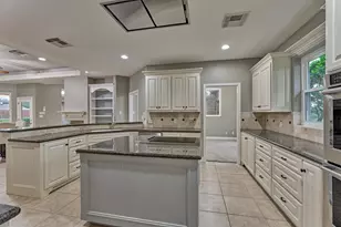 11833 Seashell Cir, Montgomery, TX 77356 - Photo 17