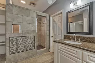 11833 Seashell Cir, Montgomery, TX 77356 - Photo 23