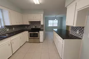 633 Mosswood Dr, Conroe, TX 77302 - Photo 11