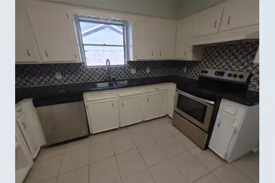 633 Mosswood Drive, Conroe, TX 77302 - Photo 5