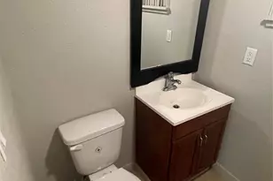 319 Melbourne St, Houston, TX 77022 - Photo 5