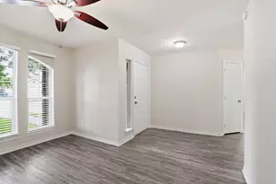2325 Shady Tree Ln, Conroe, TX 77301 - Photo 11