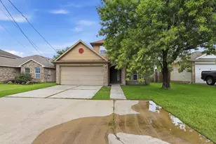 2325 Shady Tree Ln, Conroe, TX 77301 - Photo 1