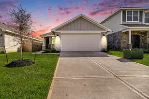 4401 W Bayou Maison Cir, Dickinson, TX 77539 - Photo 1