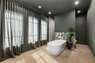 419 W 30th St, Houston, TX 77018 - Photo 25