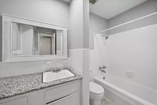 201 Emerson St, Houston, TX 77006 - Photo 11